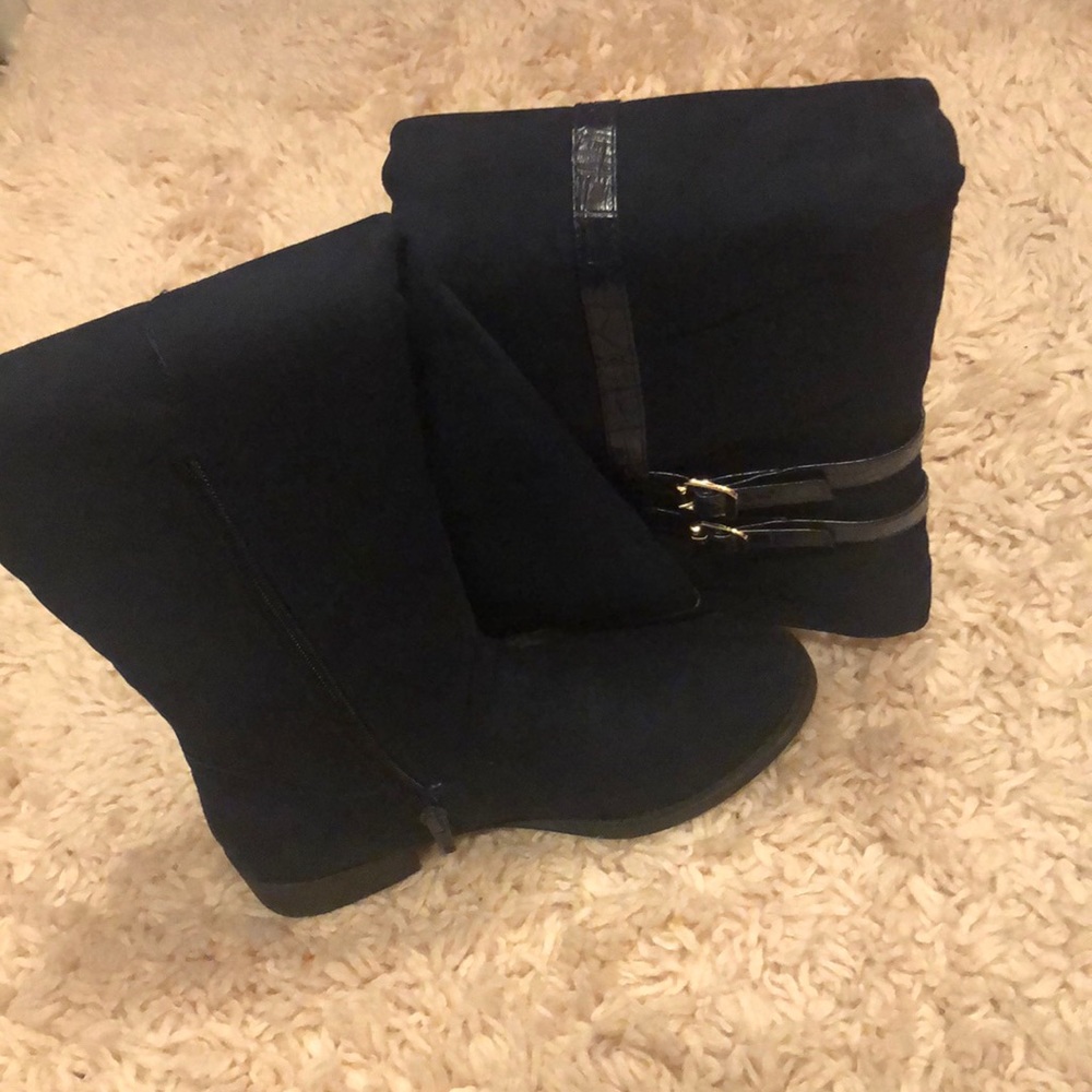 Boots - Picture 2 of 3